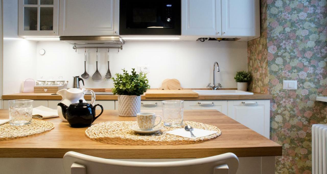 Flowers Apartment Joivy 25 Como Bagian luar foto