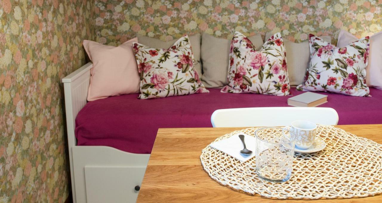 Flowers Apartment Joivy 25 Como Bagian luar foto