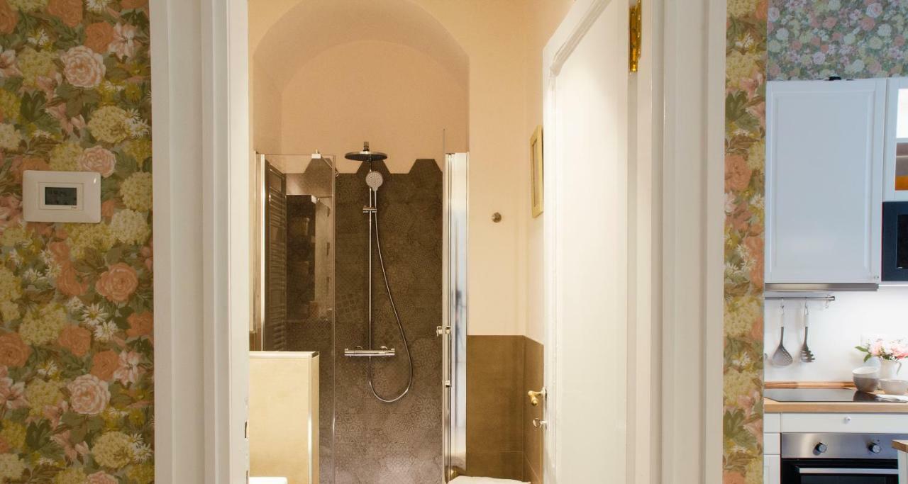 Flowers Apartment Joivy 25 Como Bagian luar foto
