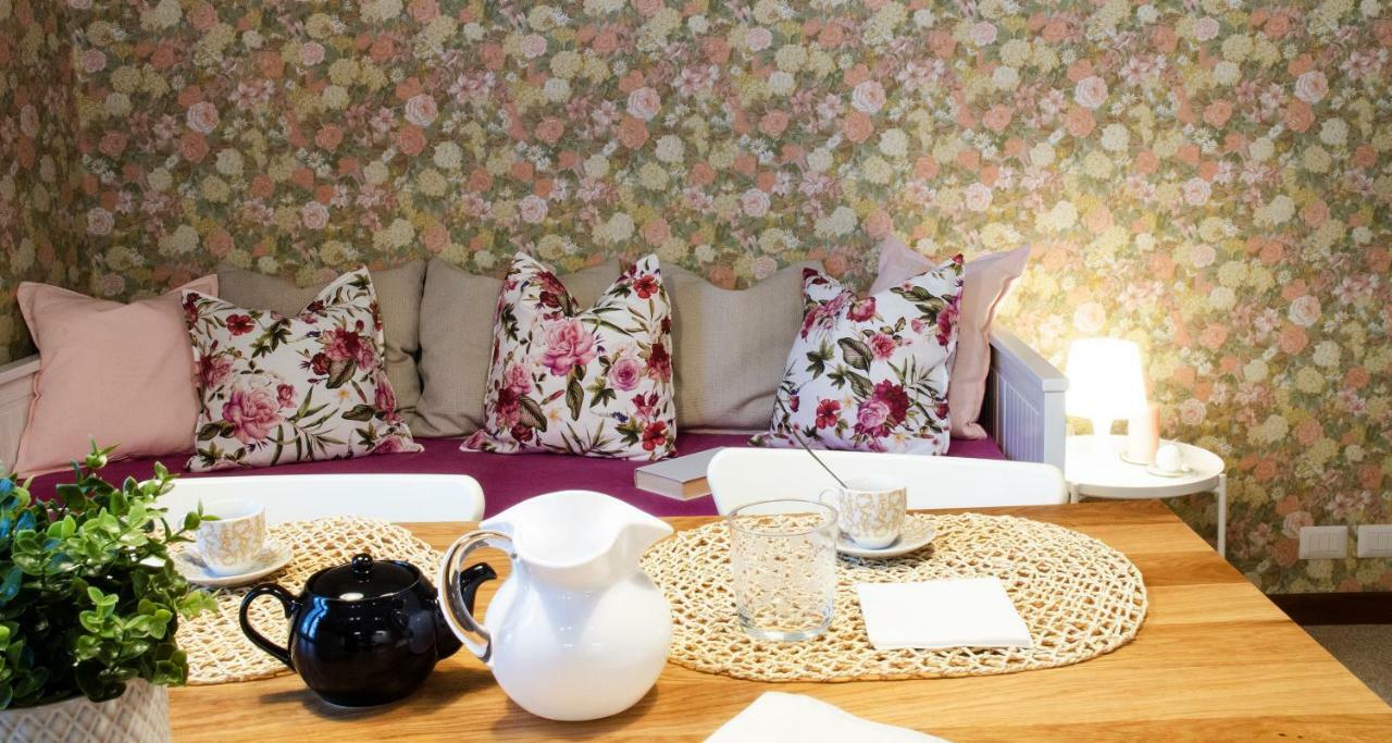 Flowers Apartment Joivy 25 Como Bagian luar foto