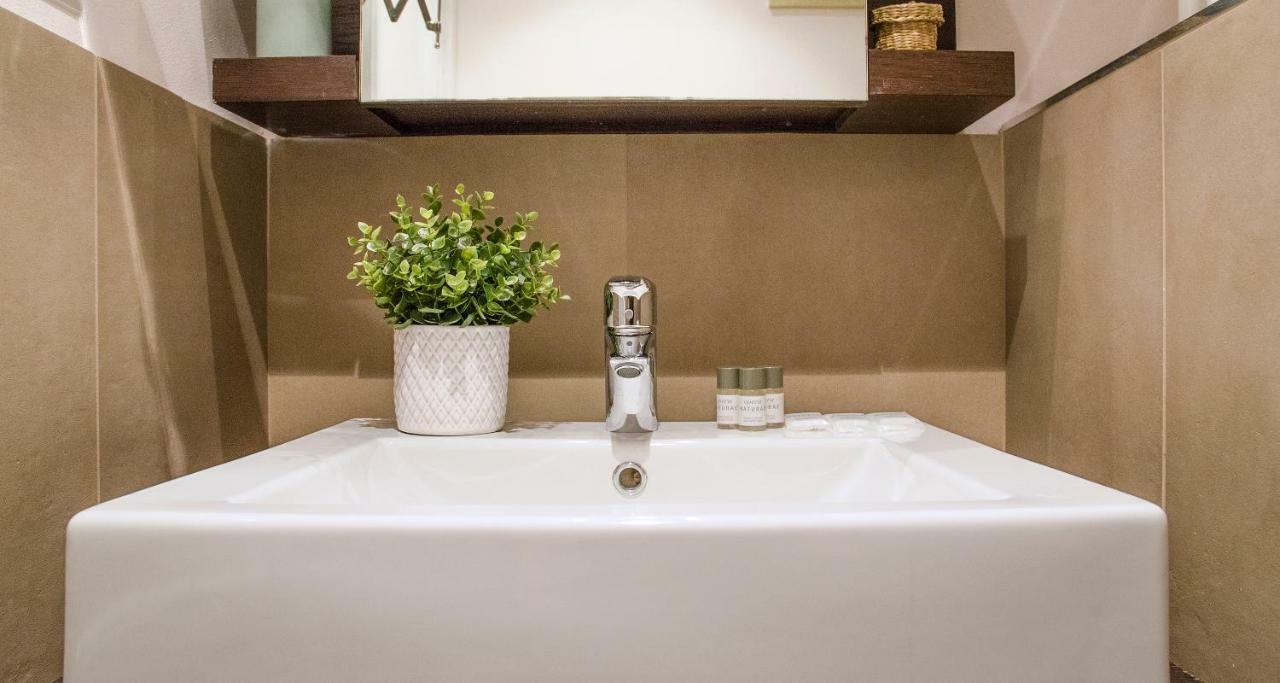 Flowers Apartment Joivy 25 Como Bagian luar foto